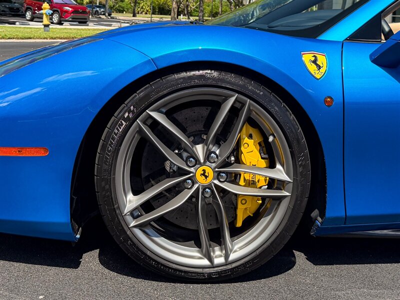 2017 Ferrari 488 Spider   - Photo 46 - Bonita Springs, FL 34134