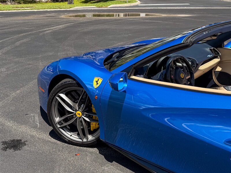 2017 Ferrari 488 Spider   - Photo 52 - Bonita Springs, FL 34134