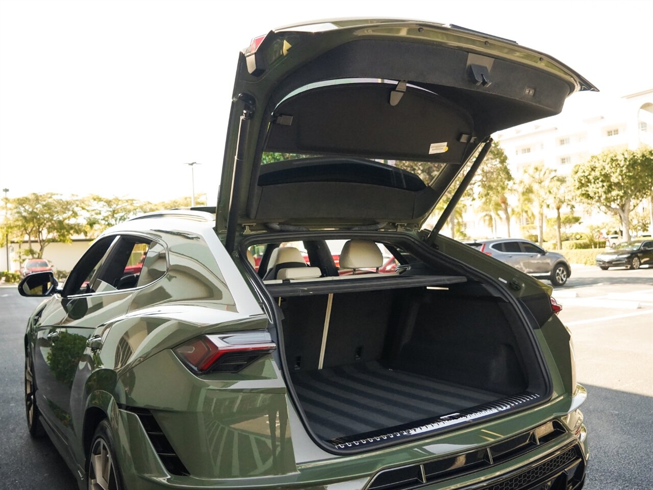 2023 Lamborghini Urus S   - Photo 48 - Bonita Springs, FL 34134