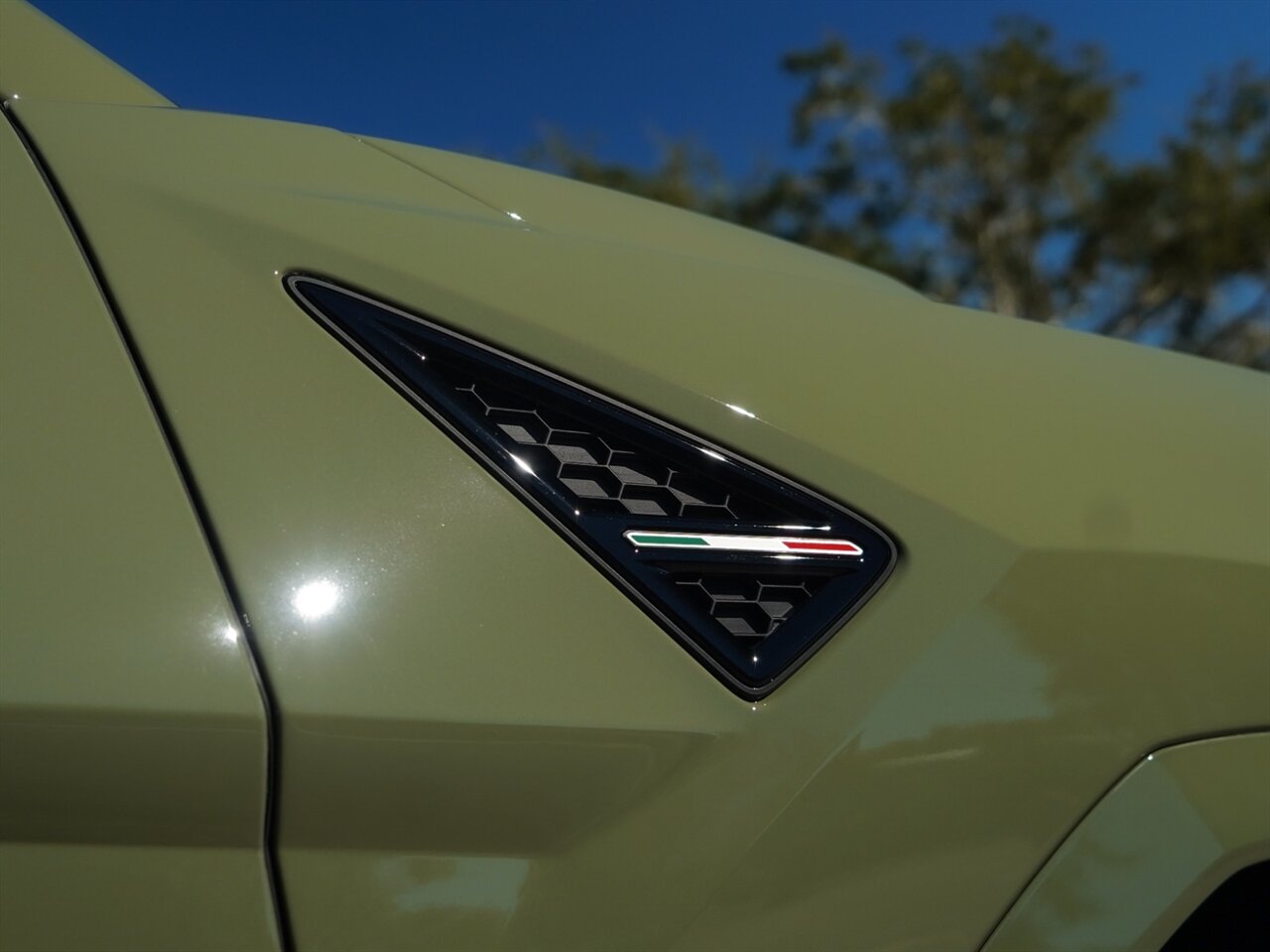 2023 Lamborghini Urus S   - Photo 74 - Bonita Springs, FL 34134