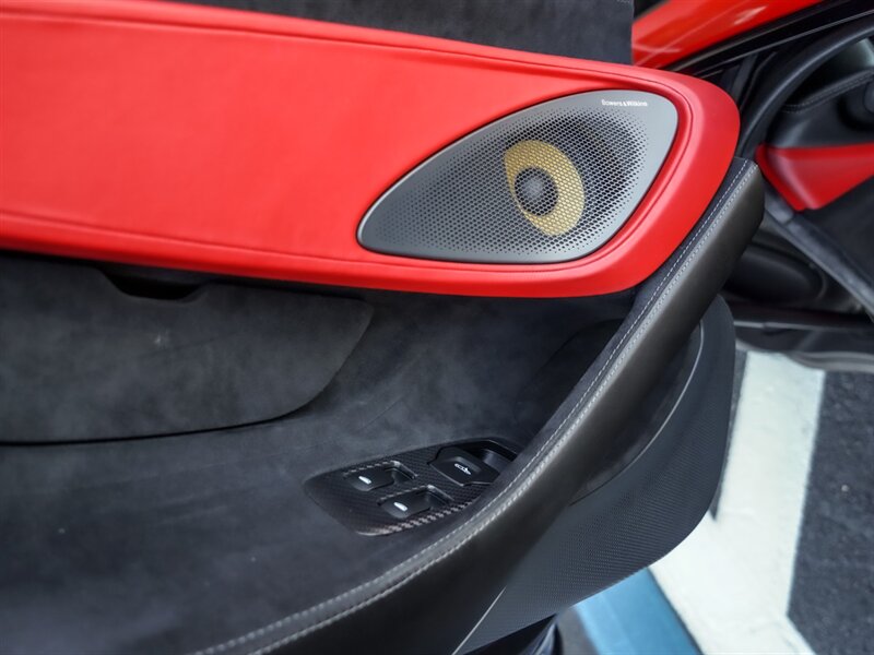 2017 McLaren 570S - Photo 19 - Bonita Springs, FL 34134