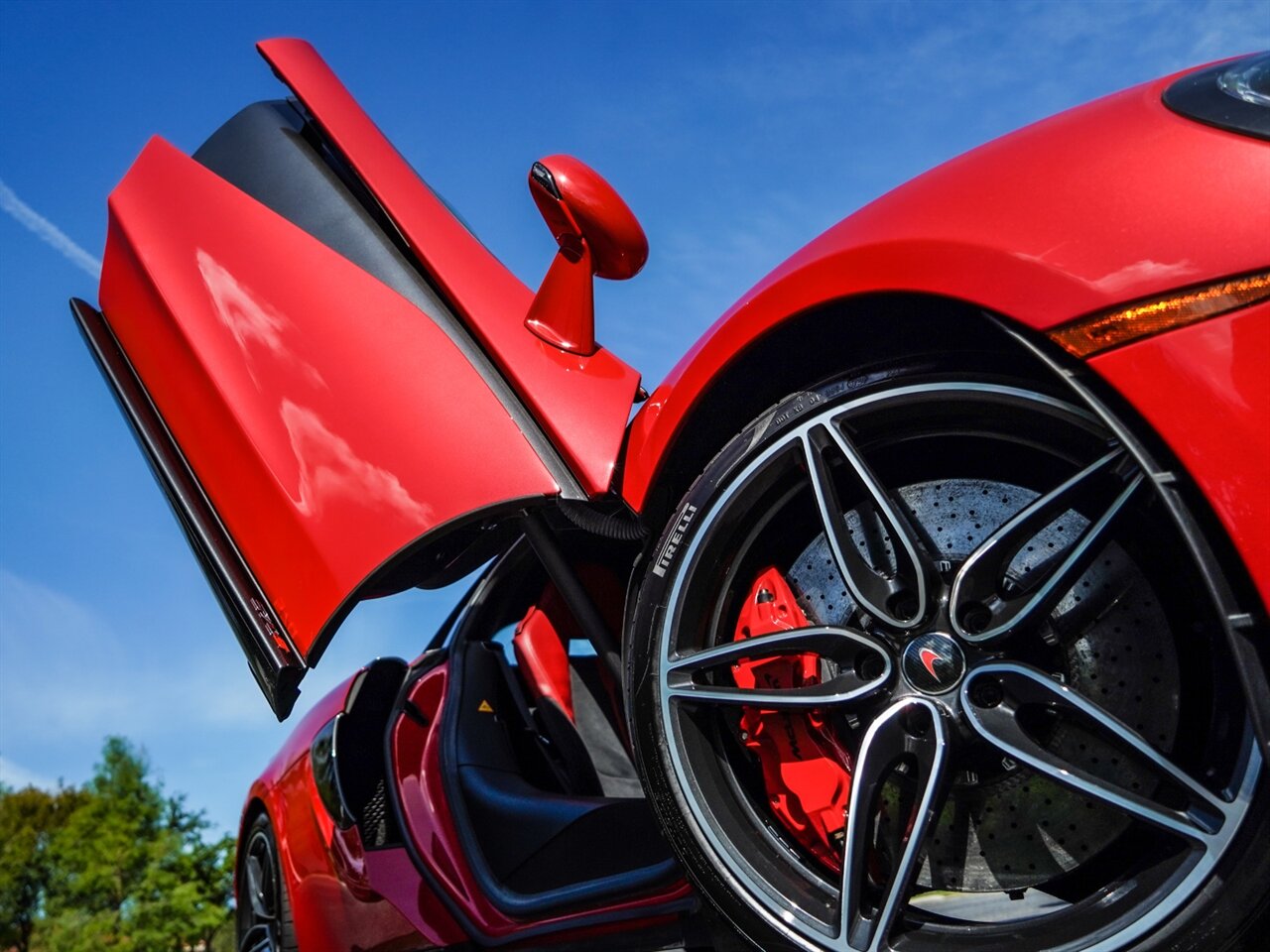 2017 McLaren 570S   - Photo 38 - Bonita Springs, FL 34134