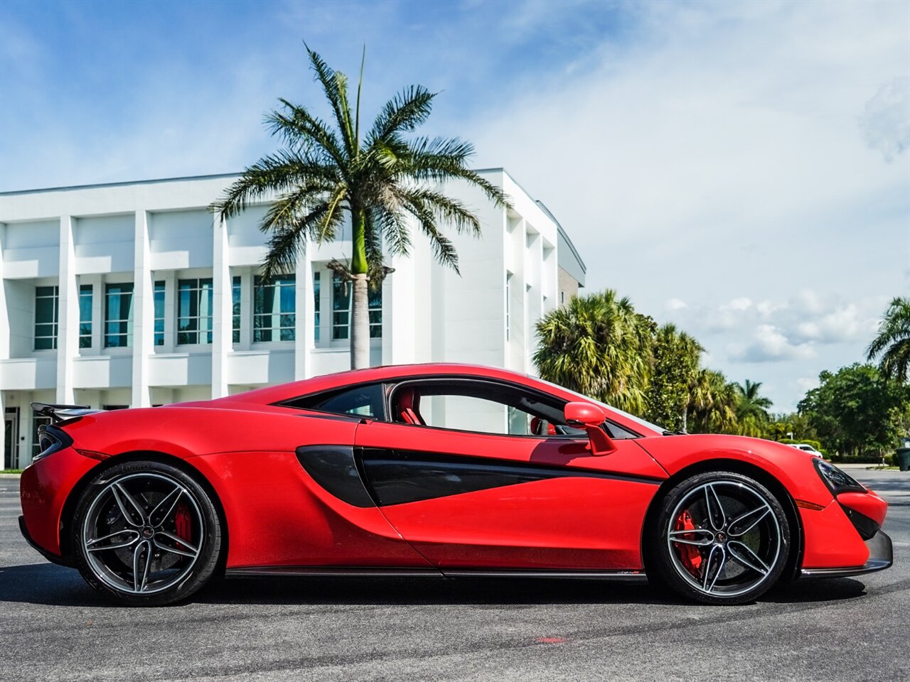 2017 McLaren 570S   - Photo 37 - Bonita Springs, FL 34134