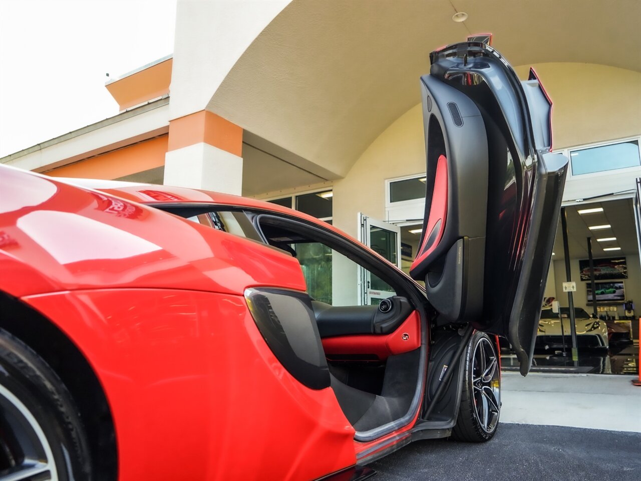 2017 McLaren 570S   - Photo 22 - Bonita Springs, FL 34134