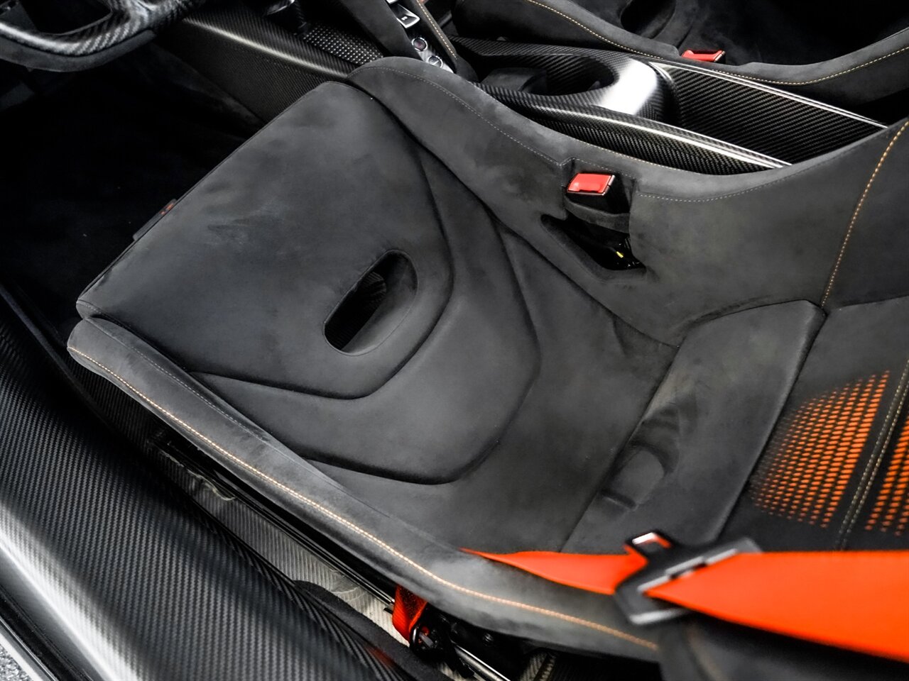 2021 McLaren 765LT   - Photo 21 - Bonita Springs, FL 34134