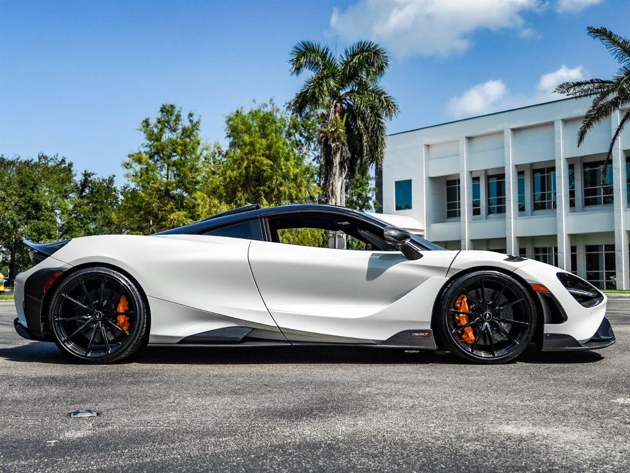 2021 McLaren 765LT   - Photo 57 - Bonita Springs, FL 34134