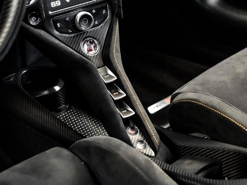 2021 McLaren 765LT - Photo 17 - Bonita Springs, FL 34134
