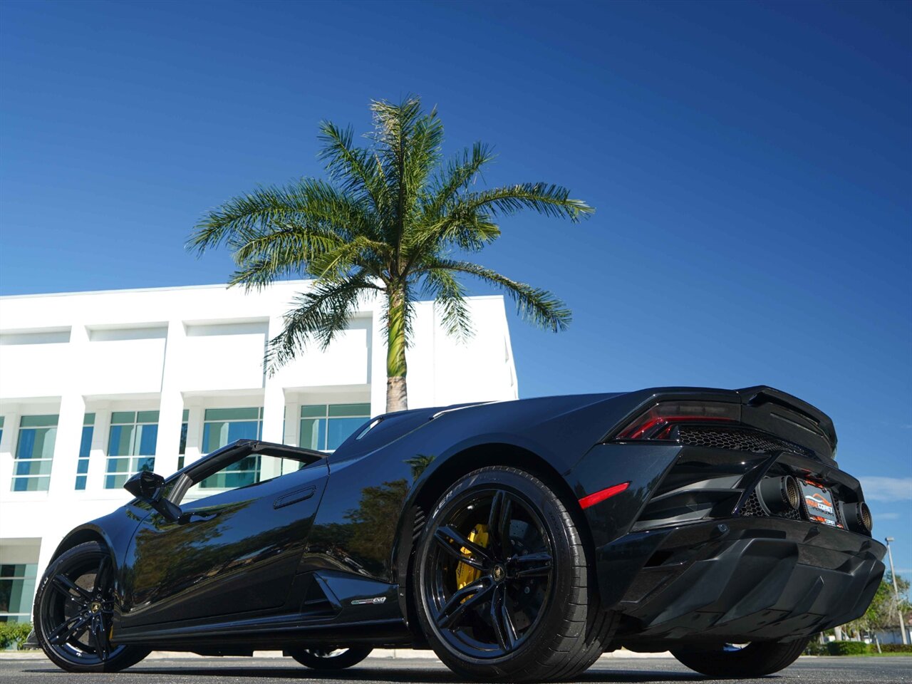 2020 Lamborghini Huracan EVO RWD Spyder   - Photo 15 - Bonita Springs, FL 34134