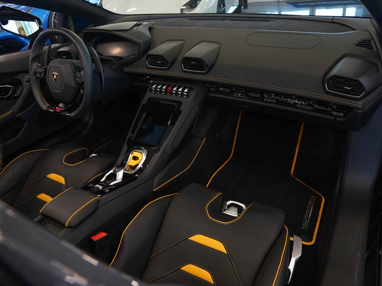 2020 Lamborghini Huracan EVO RWD Spyder   - Photo 32 - Bonita Springs, FL 34134