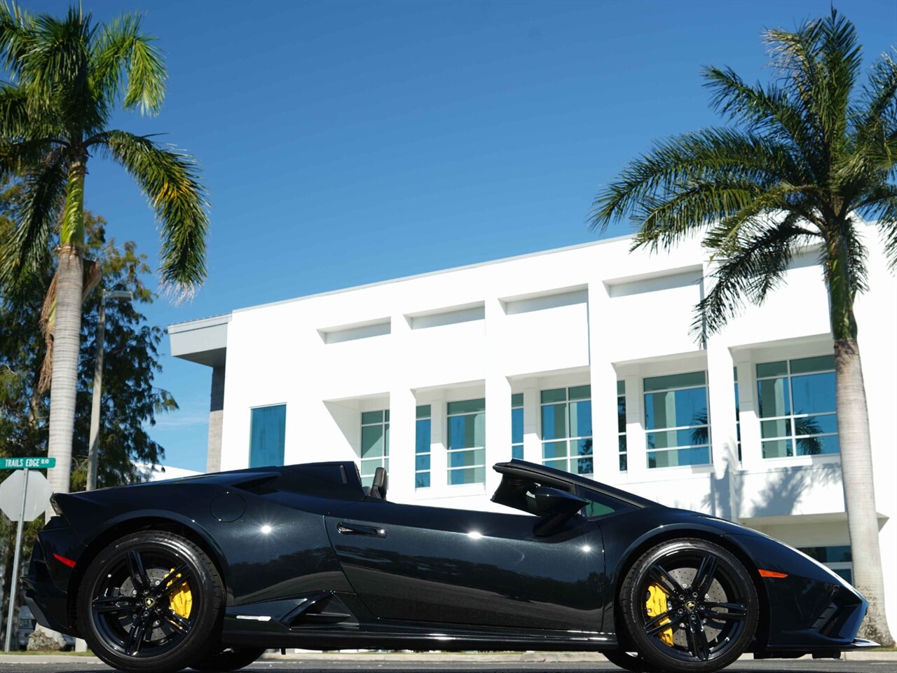 2020 Lamborghini Huracan EVO RWD Spyder   - Photo 16 - Bonita Springs, FL 34134