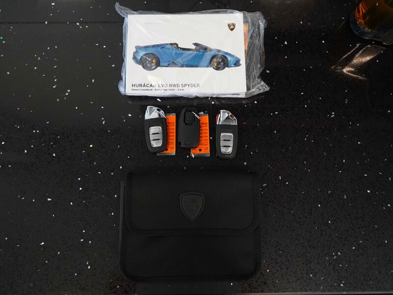 2020 Lamborghini Huracan EVO RWD Spyder   - Photo 5 - Bonita Springs, FL 34134