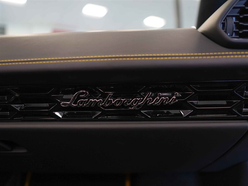 2020 Lamborghini Huracan EVO RWD Spyder   - Photo 37 - Bonita Springs, FL 34134