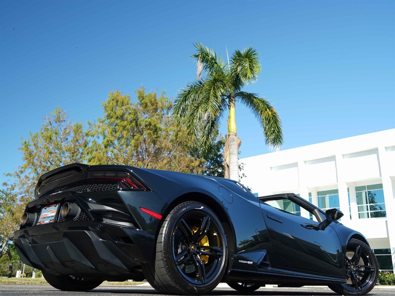 2020 Lamborghini Huracan EVO RWD Spyder   - Photo 21 - Bonita Springs, FL 34134