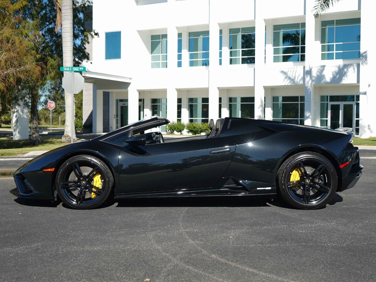 2020 Lamborghini Huracan EVO RWD Spyder   - Photo 17 - Bonita Springs, FL 34134