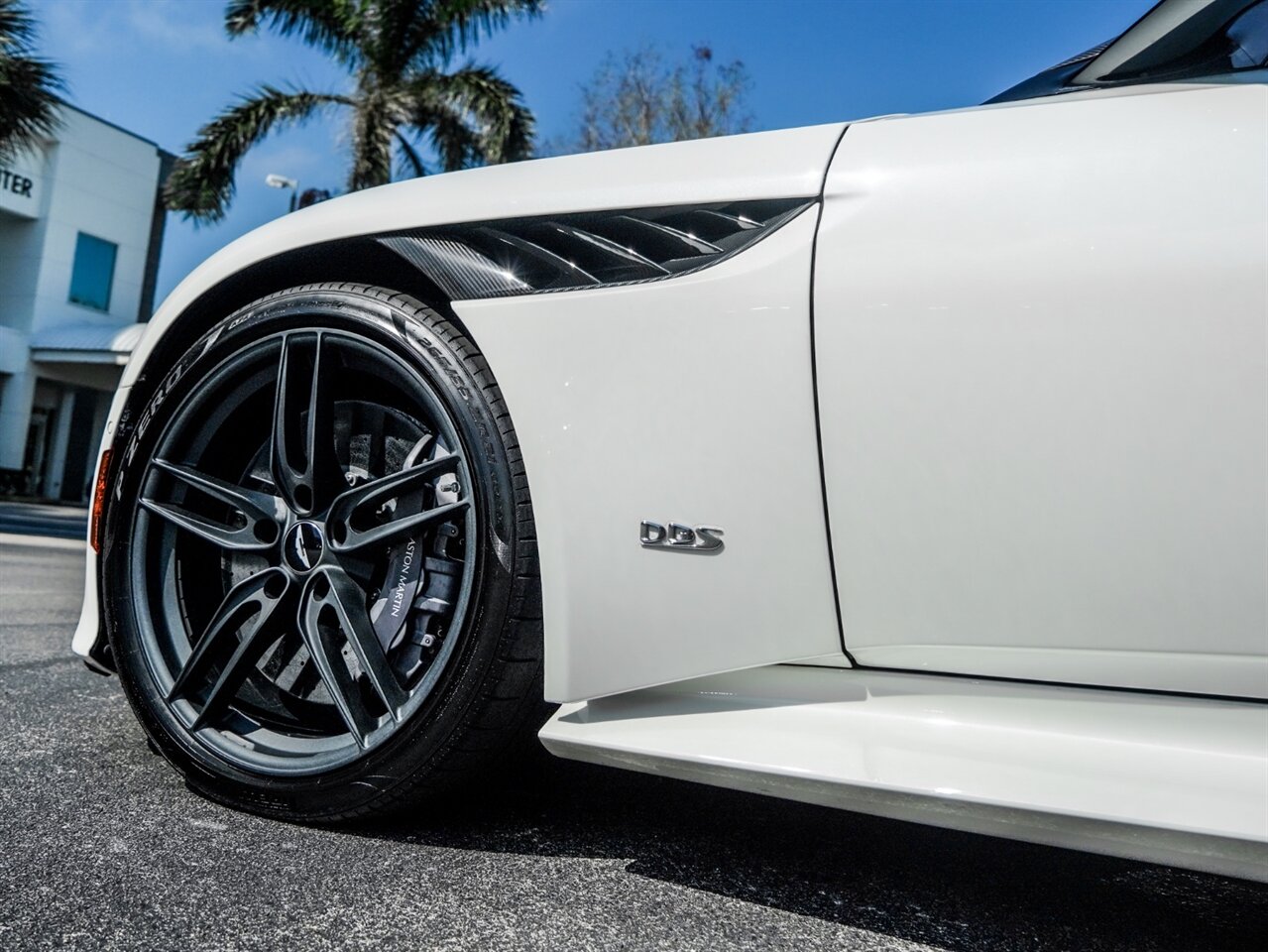 2019 Aston Martin DBS Superleggera   - Photo 6 - Bonita Springs, FL 34134