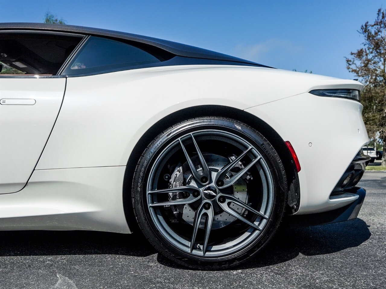 2019 Aston Martin DBS Superleggera   - Photo 37 - Bonita Springs, FL 34134