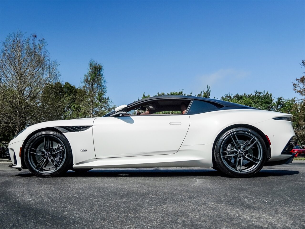 2019 Aston Martin DBS Superleggera   - Photo 34 - Bonita Springs, FL 34134