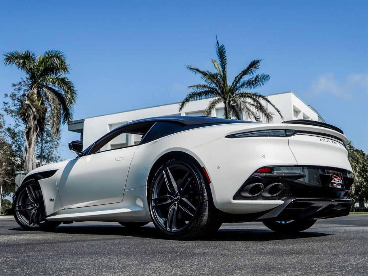 2019 Aston Martin DBS Superleggera   - Photo 38 - Bonita Springs, FL 34134