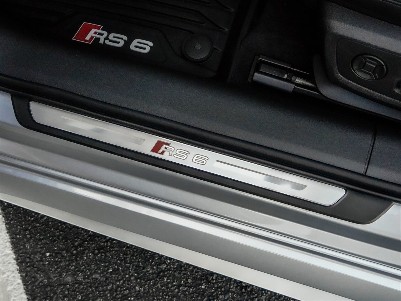 2023 Audi RS 6 Avant   - Photo 25 - Bonita Springs, FL 34134