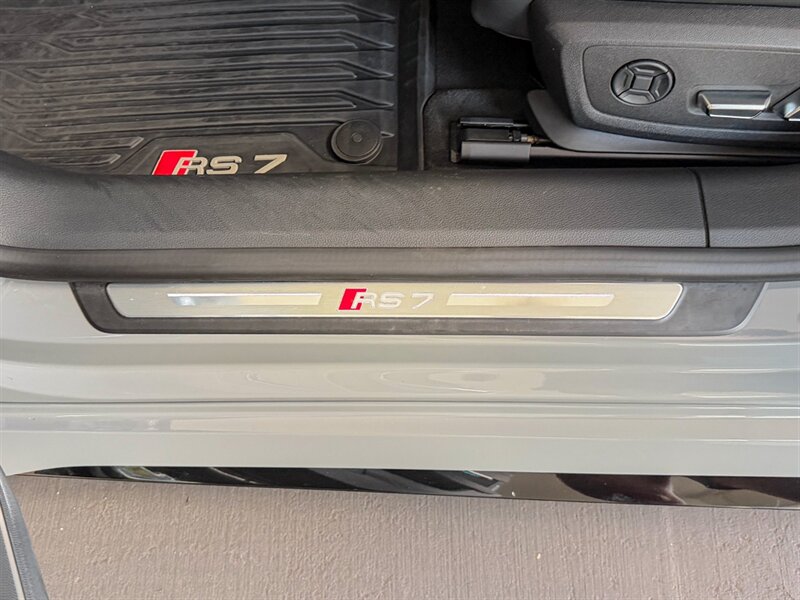 2022 Audi RS 7 4.0T quattro   - Photo 27 - Bonita Springs, FL 34134