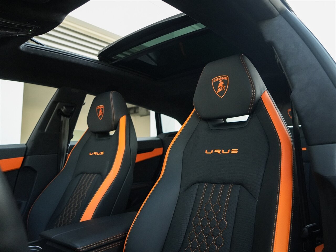 2023 Lamborghini Urus S   - Photo 25 - Bonita Springs, FL 34134