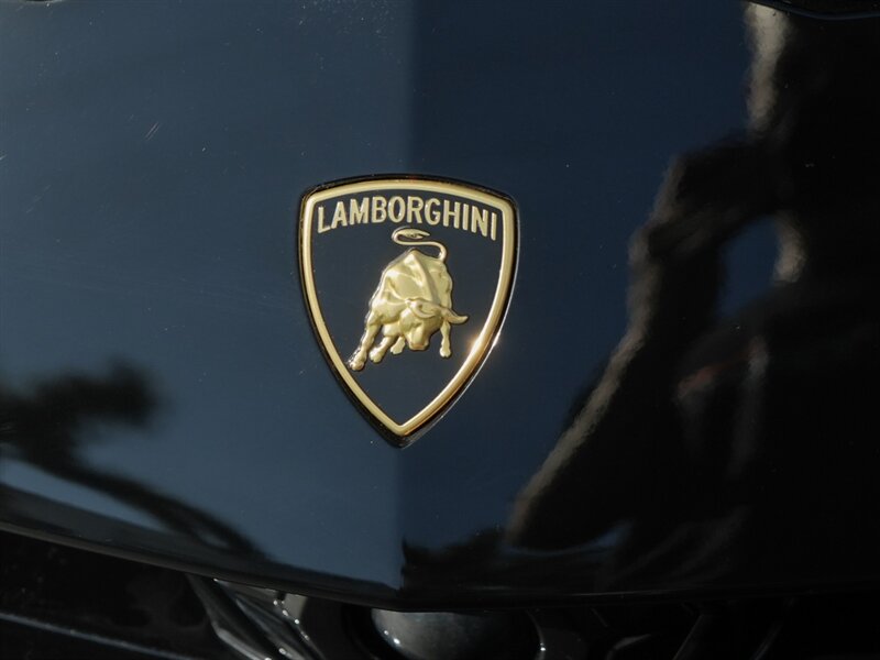 2023 Lamborghini Urus S   - Photo 4 - Bonita Springs, FL 34134