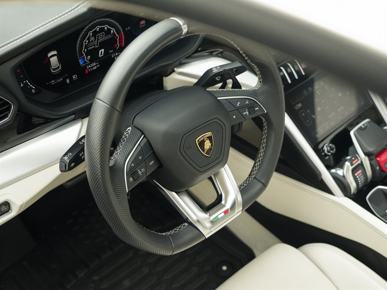 2021 Lamborghini Urus   - Photo 34 - Bonita Springs, FL 34134