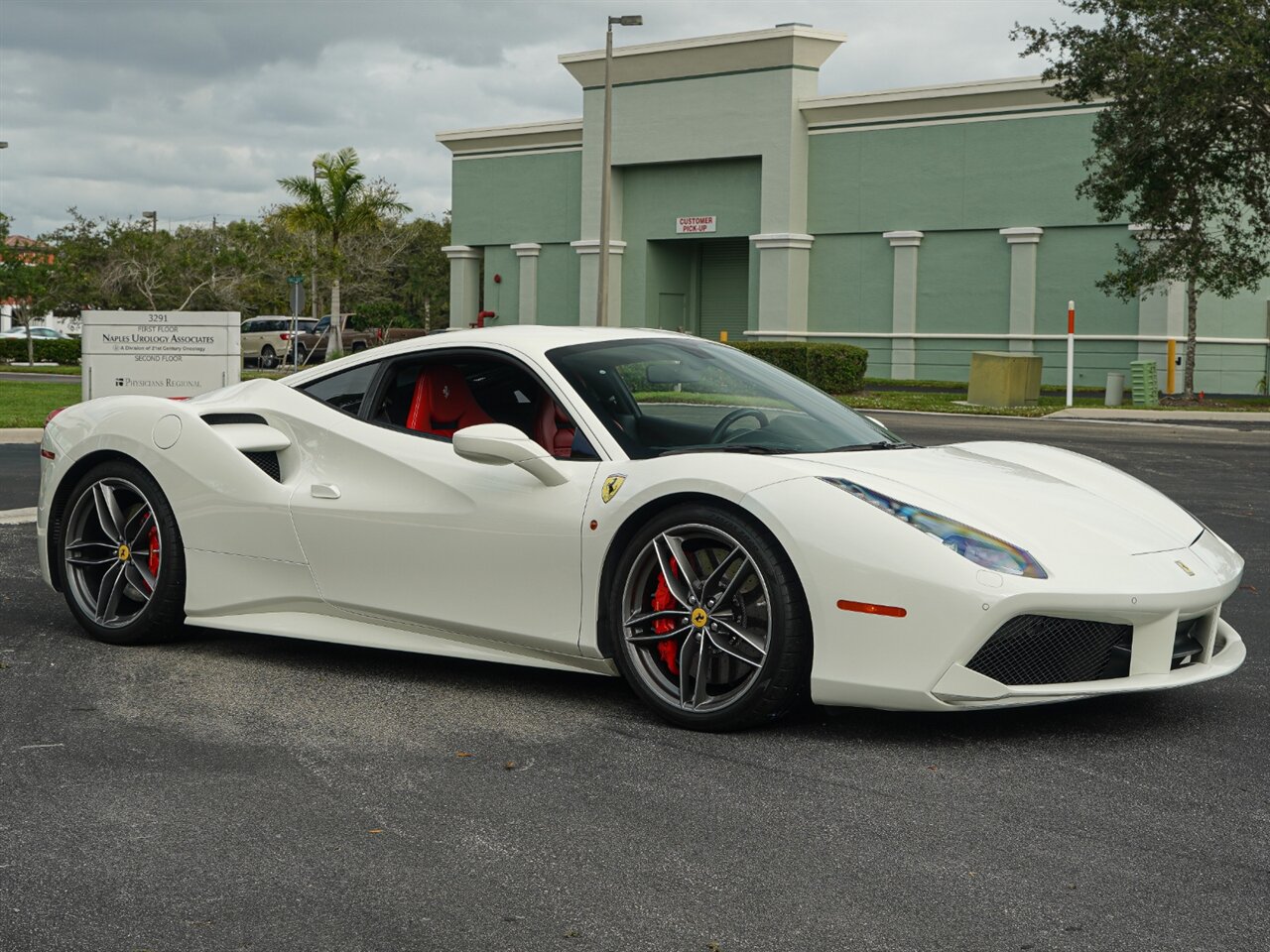 2016 Ferrari 488 GTB   - Photo 38 - Bonita Springs, FL 34134