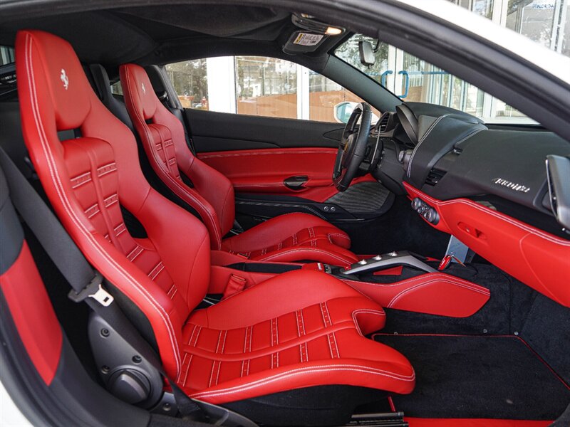 2016 Ferrari 488 GTB   - Photo 19 - Bonita Springs, FL 34134