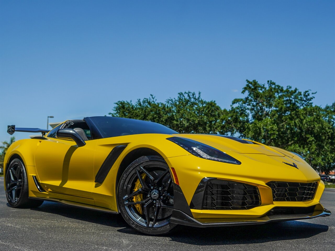 2019 Chevrolet Corvette ZR1   - Photo 5 - Bonita Springs, FL 34134