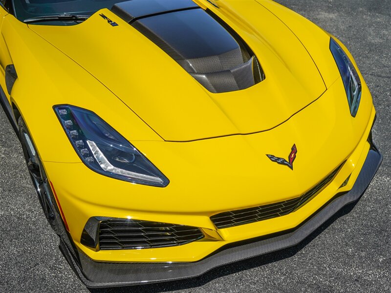 2019 Chevrolet Corvette ZR1   - Photo 4 - Bonita Springs, FL 34134