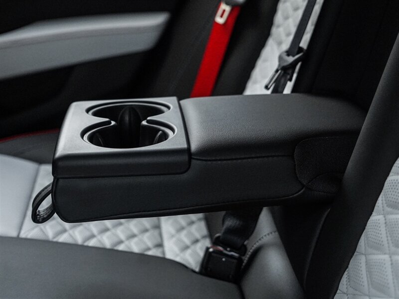 2023 Cadillac CT5-V Blackwing - Photo 28 - Bonita Springs, FL 34134