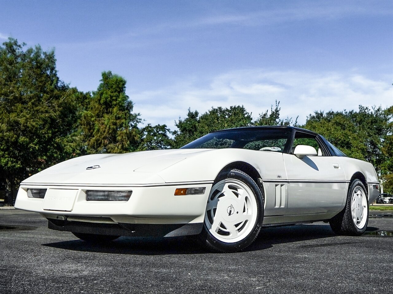 1988 Chevrolet Corvette   - Photo 11 - Bonita Springs, FL 34134