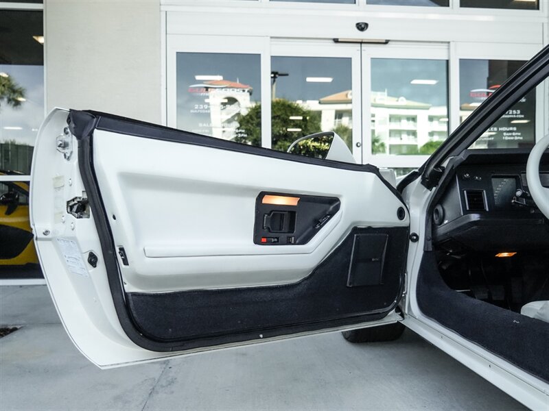 1988 Chevrolet Corvette - Photo 18 - Bonita Springs, FL 34134