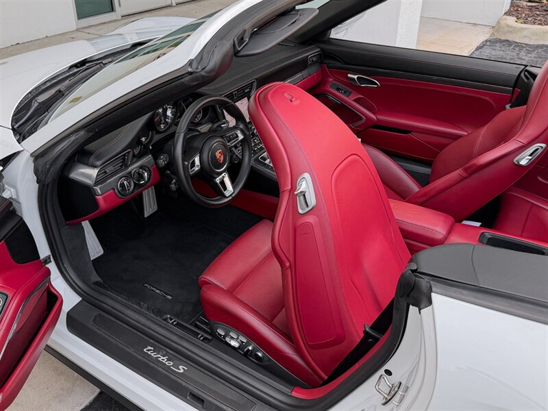 2018 Porsche 911 Turbo S   - Photo 24 - Bonita Springs, FL 34134