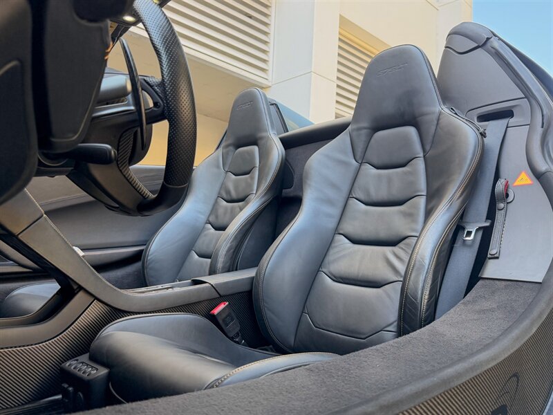 2016 McLaren 675LT Spider   - Photo 23 - Bonita Springs, FL 34134