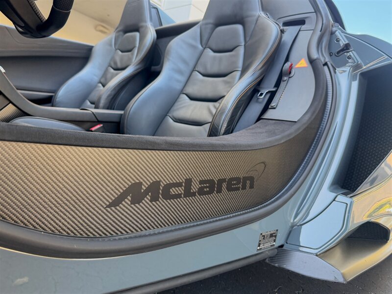 2016 McLaren 675LT Spider   - Photo 29 - Bonita Springs, FL 34134