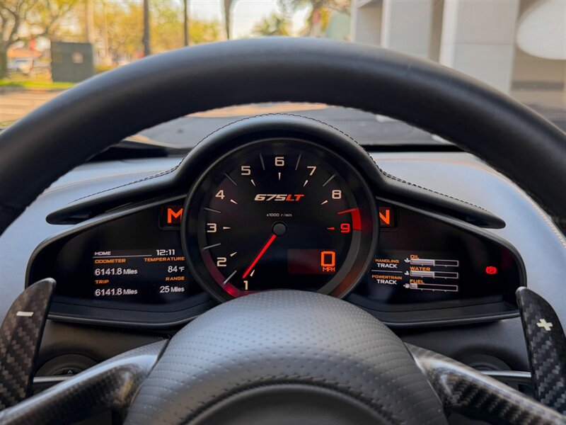 2016 McLaren 675LT Spider   - Photo 16 - Bonita Springs, FL 34134