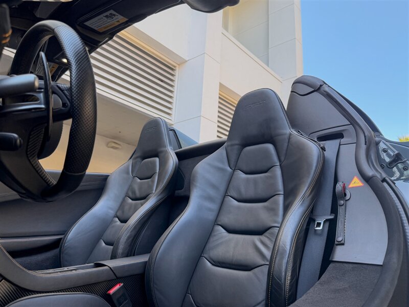 2016 McLaren 675LT Spider   - Photo 24 - Bonita Springs, FL 34134