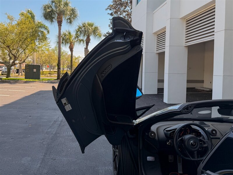 2016 McLaren 675LT Spider   - Photo 26 - Bonita Springs, FL 34134