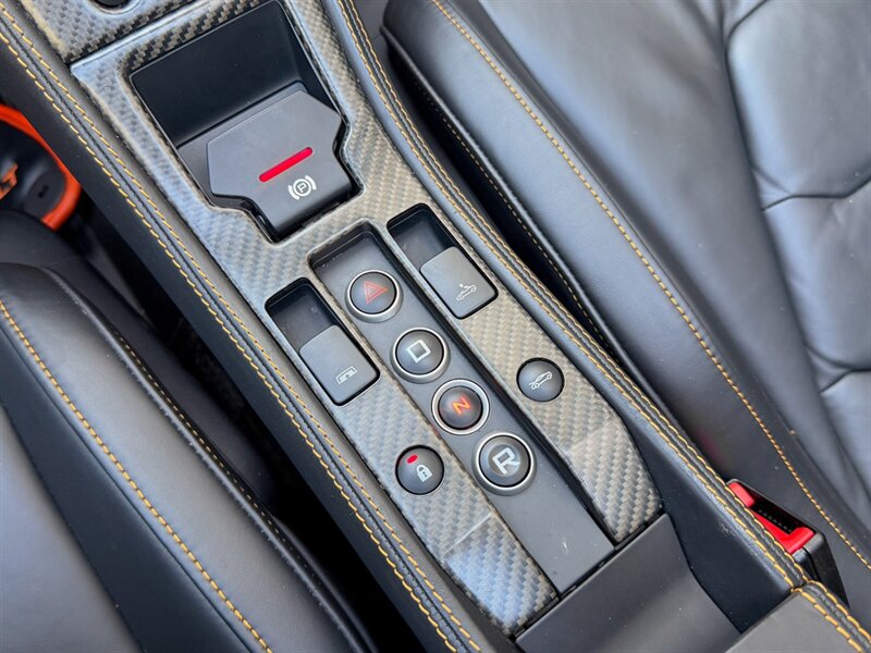 2016 McLaren 675LT Spider   - Photo 22 - Bonita Springs, FL 34134