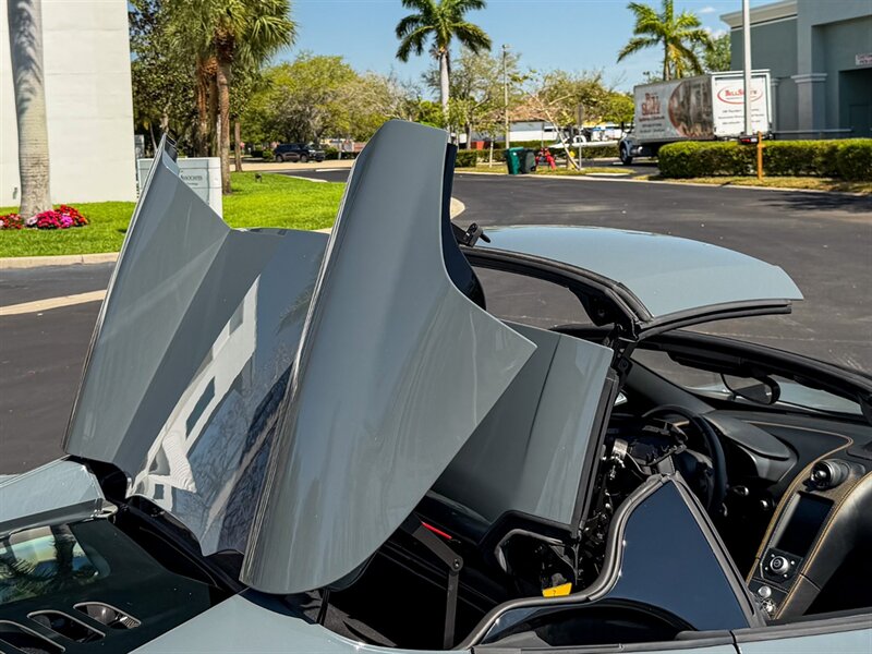 2016 McLaren 675LT Spider   - Photo 71 - Bonita Springs, FL 34134