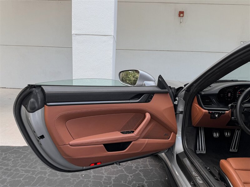 2024 Porsche 911 GT3 Touring - Photo 24 - Bonita Springs, FL 34134