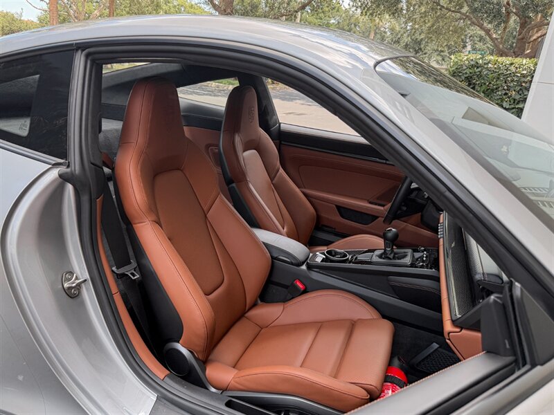 2024 Porsche 911 GT3 Touring - Photo 32 - Bonita Springs, FL 34134