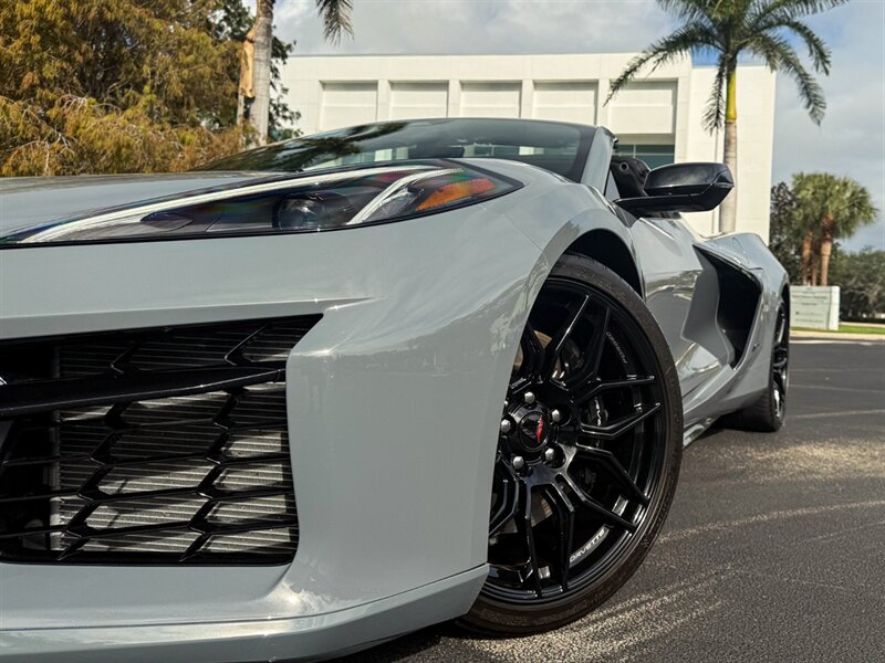 2024 Chevrolet Corvette Z06   - Photo 11 - Bonita Springs, FL 34134
