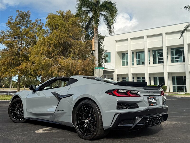 2024 Chevrolet Corvette Z06   - Photo 47 - Bonita Springs, FL 34134