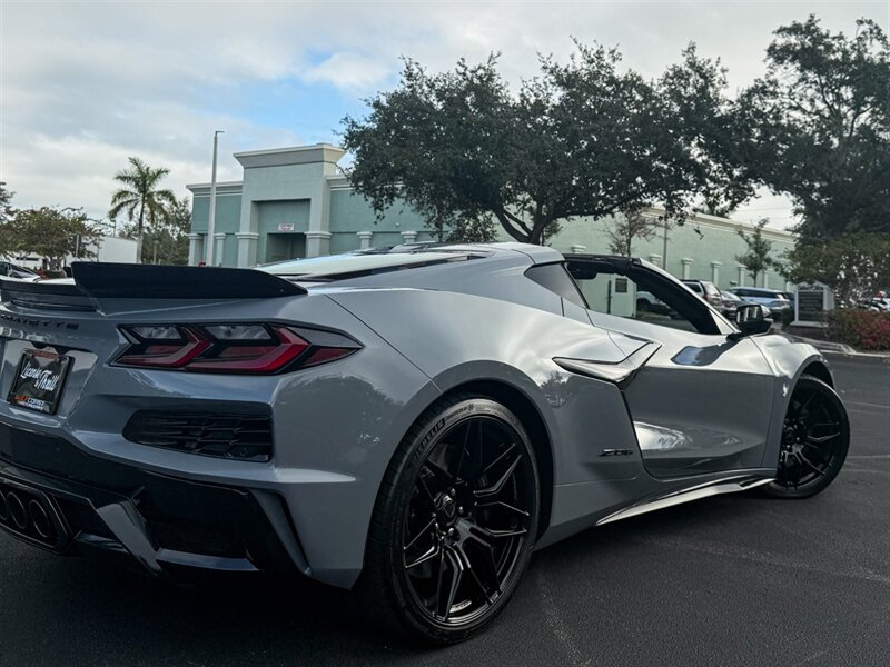 2024 Chevrolet Corvette Z06   - Photo 61 - Bonita Springs, FL 34134