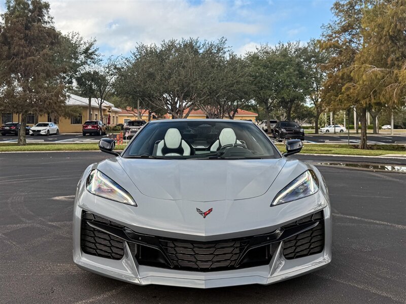 2024 Chevrolet Corvette Z06   - Photo 6 - Bonita Springs, FL 34134
