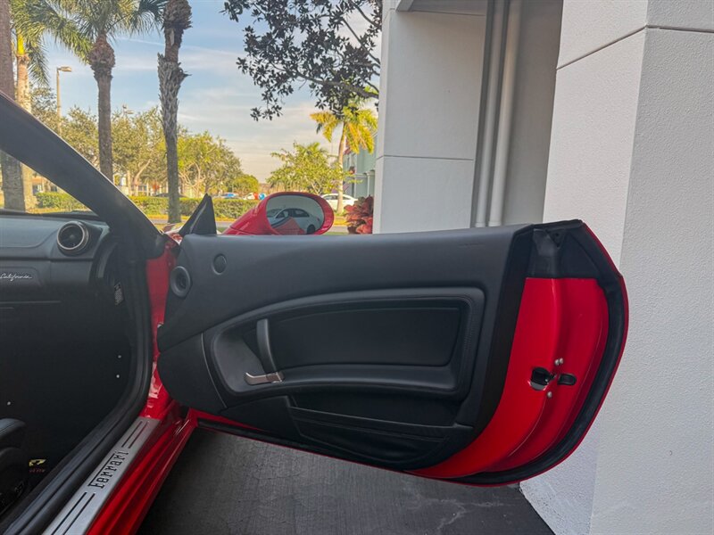 2013 Ferrari California   - Photo 37 - Bonita Springs, FL 34134