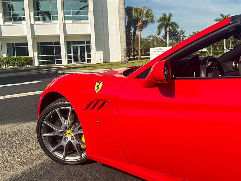 2013 Ferrari California   - Photo 48 - Bonita Springs, FL 34134